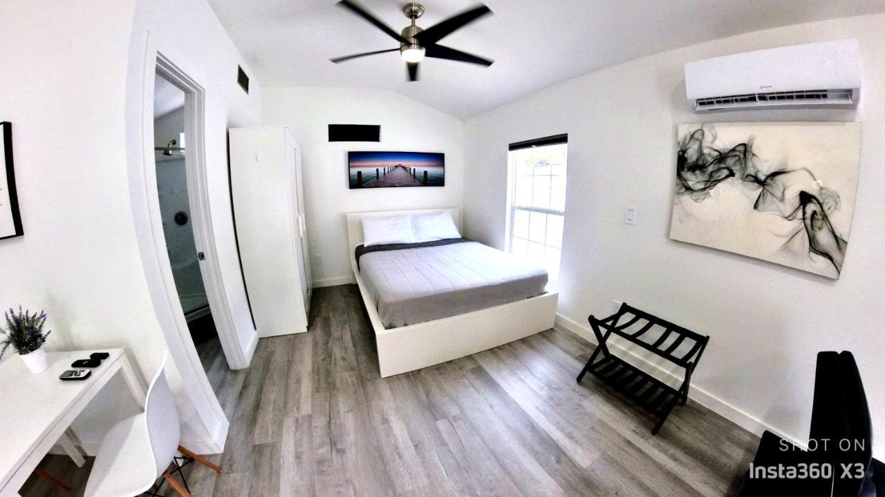 All Modern Studio With Private Entry & Parking. Brandon Extérieur photo